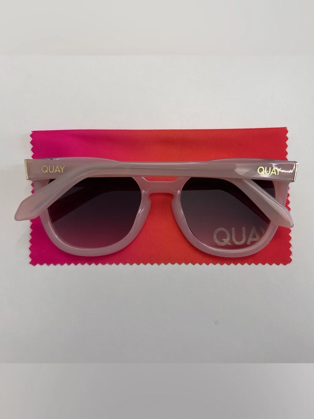 Quay Australia Noosa Pink Cat Eye Round Frame Sunglasses, Tortoiseshell Tips